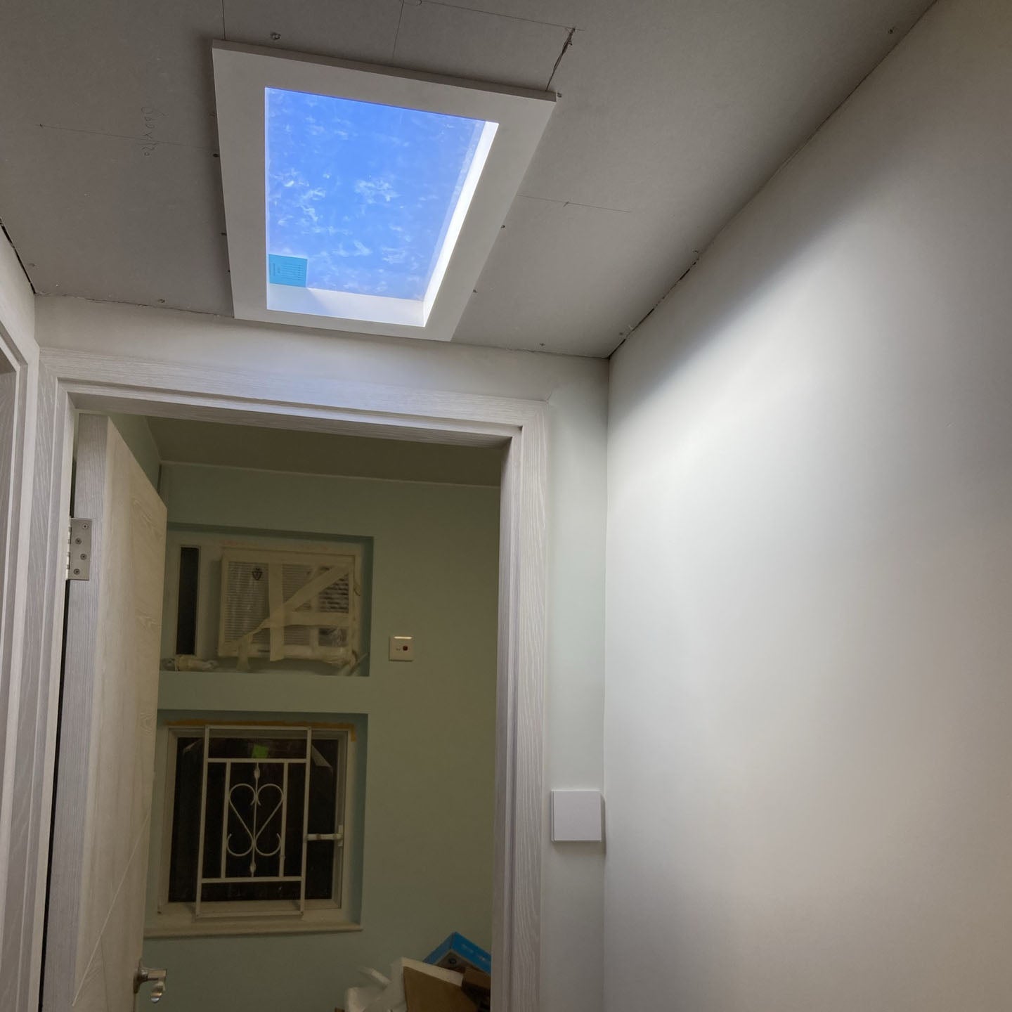 Moderne LED-Deckenleuchte aus Aluminium in Blau