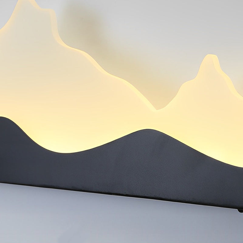 Wasserdichte schwarze LED-Außenwandleuchte mit Berglandschaft