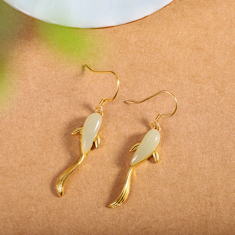 Glücksbringer-Ohrringe aus Jade in Fischform 