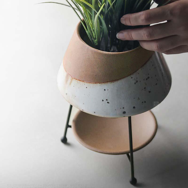 Teardrop Pot with Saucer Stand & Dipped Clay Design