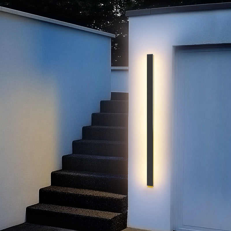 Svelte Outdoor Linear Wall Lamp IP65