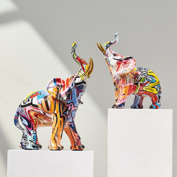 Elefantenstatue aus skandinavischem Kunstharz, bemalt