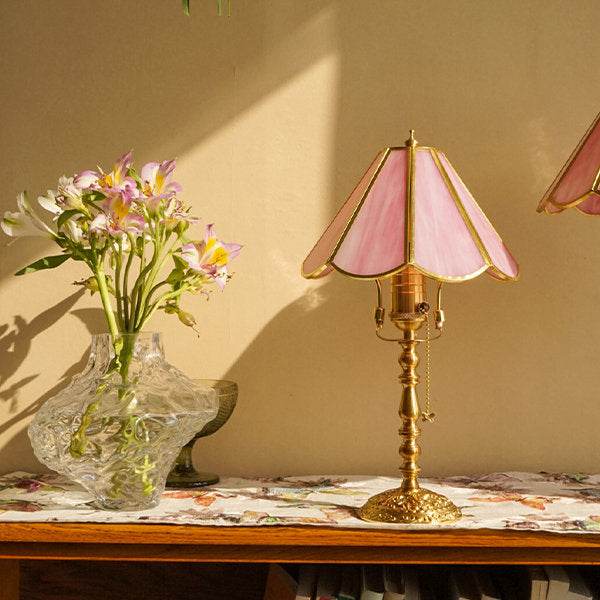 Vintage Messing Tischlampe aus rosa Glas
