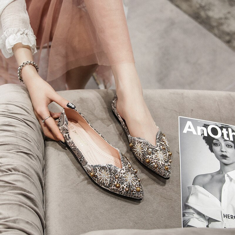 Aureliana Elegante flache Schuhe mit Strass-Blumen 