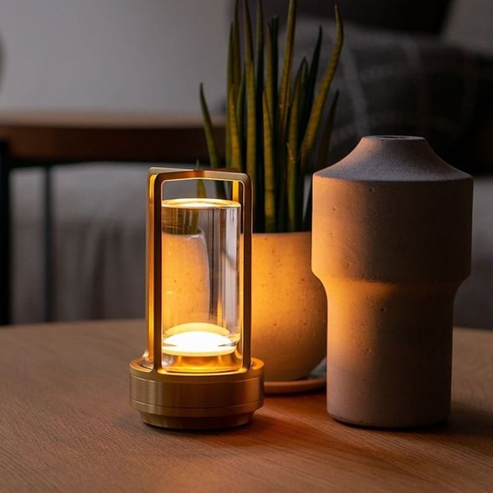 Kabellose Tischlampe Ambient Lantern aus Kristall