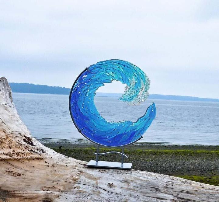 Ozeanwelle - Skulptur aus geschmolzenem Glas 
